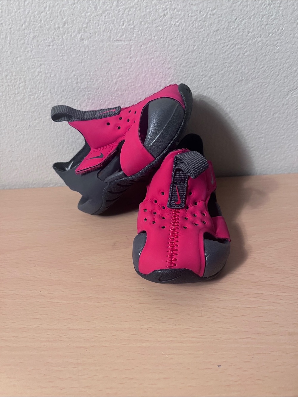 Nike Sunray Protect 2 University Red Toddler Shoes Size 2C 943827-603